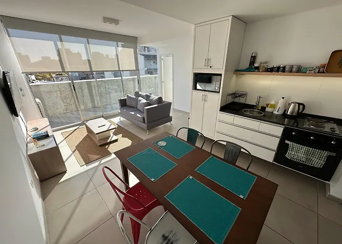 Modern Spacious & Sunny Apartment In Palermo